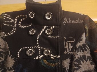 Kabát s aplikáciou - 2