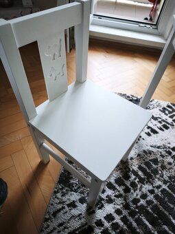 Stôl a stoličky - 2