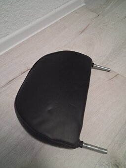 Opierka hlavy Škoda 105l 120l - 2