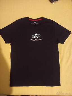 Tričko značky Alpha Industries - 2