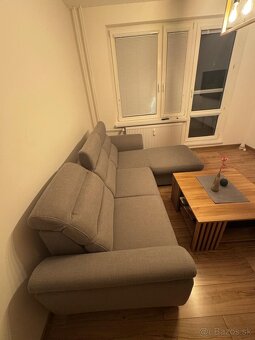 Rohová rozkladacia sedacia súprava + stolík - 2