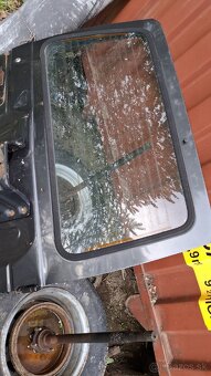 Zadné skla PAJERO 1 - 2