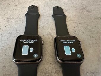 Apple Watch 4 40mm (2 kusy) - 2