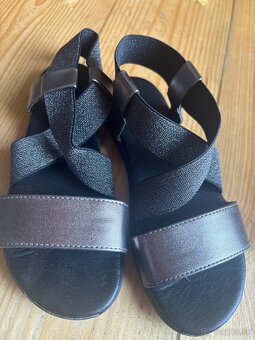 Dievcenske sandalky cierne velk 31 - 2