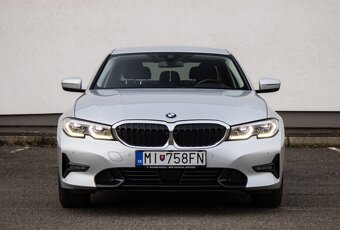 BMW 320i 2019 - 2
