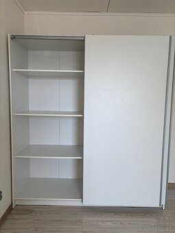 Šatníková skriňa - 2