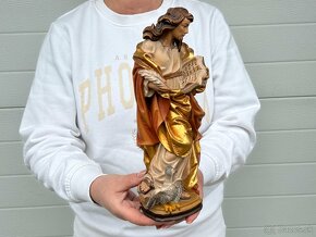 Malovaná dřevěná socha sv. Jan Evangelista apoštol - 2