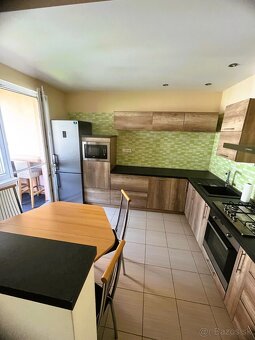Krásny,slnečný,zariadený a veľký 3 izb.byt s loggiou, Levice - 2