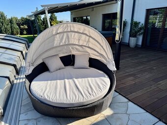Predam velke stylove ratanove lezadlo/postel so strieskou - 2