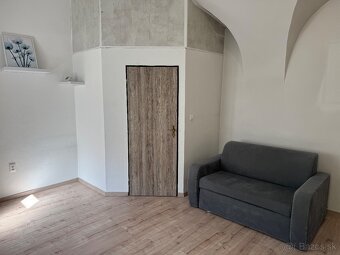 Obchodný priestor v centre Pezinka - 2