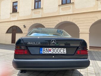 Mercedes Benz - 2
