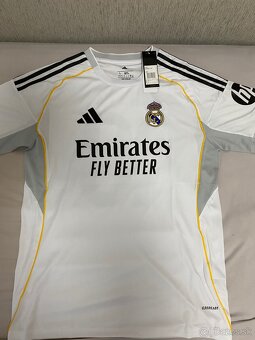 Real Madrid dres 2025/26–Kylian Mbappé #10–veľkosť L,M–nový - 2