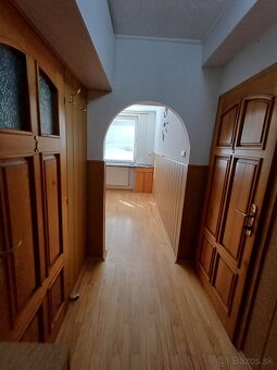 Predam 2- izbovy byt garazou - 2
