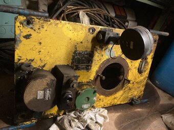 Hydraulická nádrž - 2