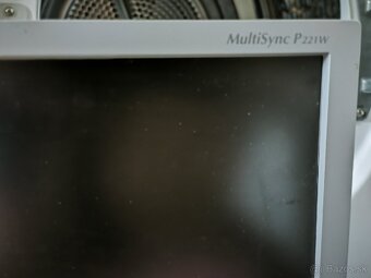 Predám foto - monitor NEC P221W - 2