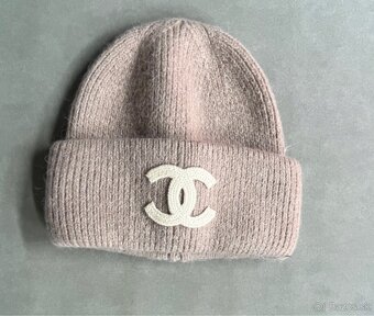 Krásna zimná čiapka značky Coco Chanel - 2