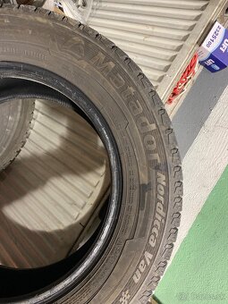 Predám pneu 215/65R16c - 2