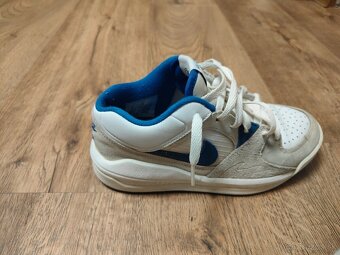 Jordan stadium 90 - 2