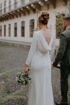 Jednoduché svadobné šaty - 2