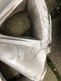 Predam puklice bmw 16 - 2