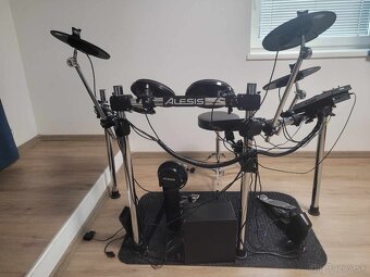 Elektrická bicia sada Značka Alesis Forge Kit. + repráky - 2