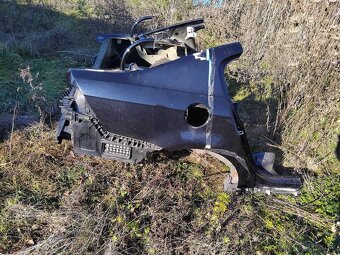 Passat B7 výrezy z karoserie - 2