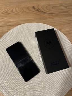 Motorola razr+ 2023 - 2