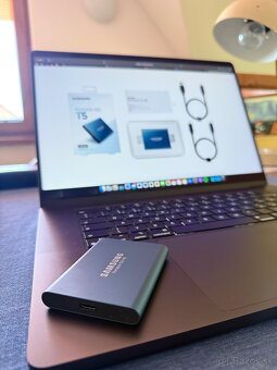 SAMSUNG T5 250GB SSD - 2