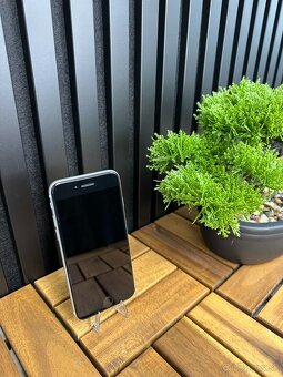 ► Apple iPhone SE 2020 64 GB │ Záruka 1 rok - 2