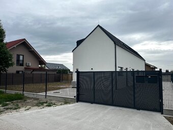 Novostavba rodinného domu pri jazere Nové Košariská - 2