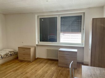 REMAX ponúka dlhodobé ubytovanie a prenájom v 5 izb. apartmá - 2