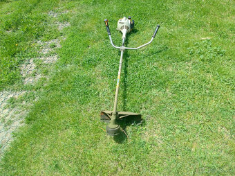Benzinovy krovinorez Stihl FS55 - 2