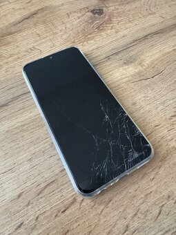 Honor 10 lite 64Gb - prasknutý displej - 2