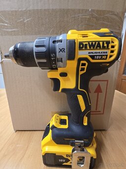 DeWalt skrutkovač - 2