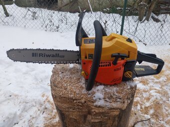 Predám motorovú pílu Riwall 50 40 - 2