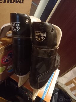 Zimne korcule hokejove - 2