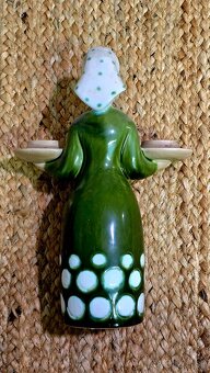 Keramická figúrka – dievča so svietnikmi (retro) - 2