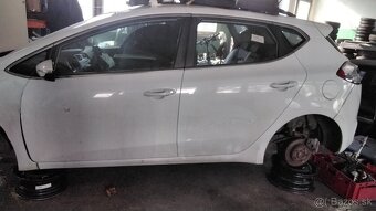 KIA CEED 1.6 CRDI 2013 predám MOTOR D4FB, TRYSKY 0445110320 - 2