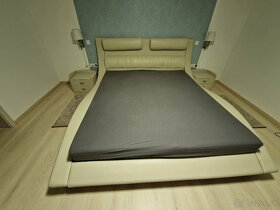 Manželská posteľ z kože + 2 nočné skrinky - 2