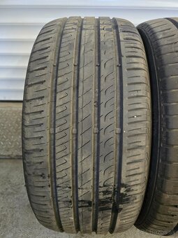 235/45 R18 - 2