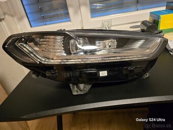 Ford Mondeo Mk5 full led svetlomet pravý - 2