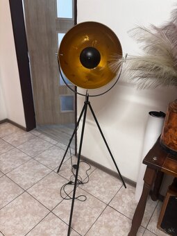 Stojaca lampa čierno zlatá - 2