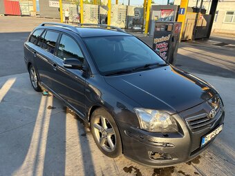 Toyota Avensis 2.2D - 2