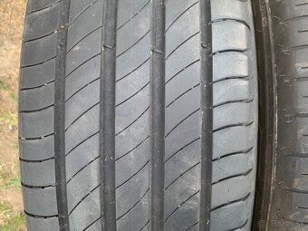 Predám letné pneumatiky 2ks 215/55 R17 - 2