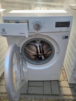 Predám práčku značky Electrolux - 2