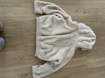 Dievcenska zimna bunda s kapucnou Zara, velkost L - 2