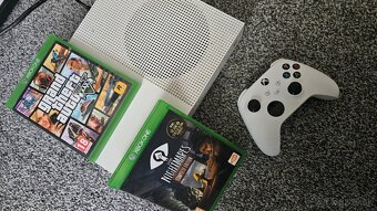 Xbox One S 500GB + hry - 2