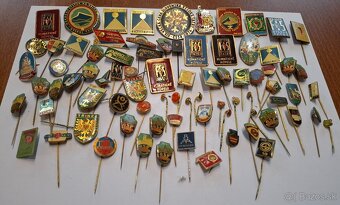 Predam zbierku odznakov - 2