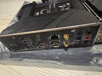 MSI MAG Z690 TOMAHAWK WIFI DDR4 - 2