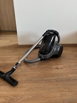 Bezvreckový vysávač Electrolux - 2
